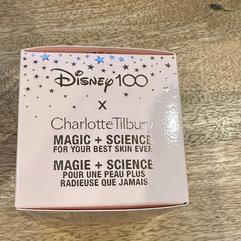 Charlotte Tilbury Magic Cream in Elegant Gold and White Packaging - Picture 3 of 3